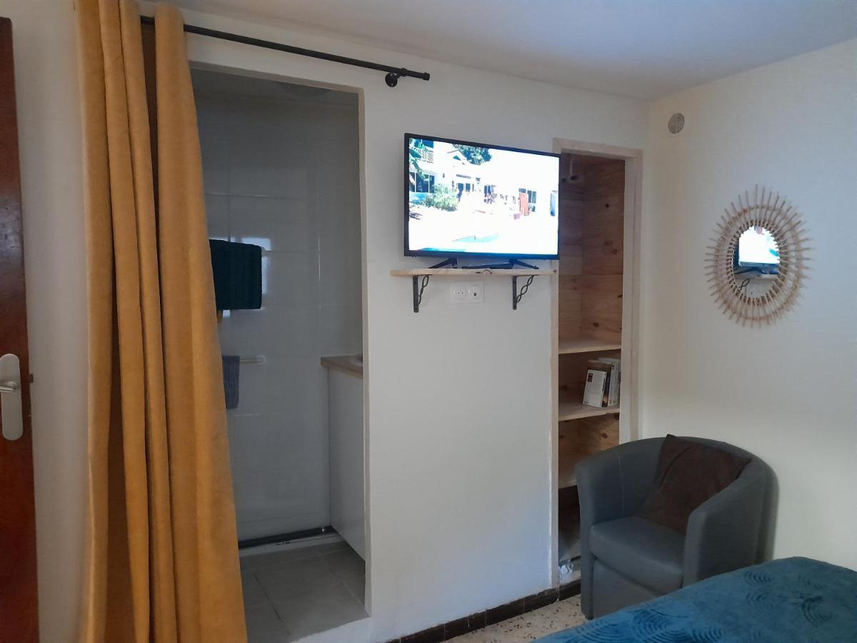 Les Melias T1 Apartment Roujan ภายนอก รูปภาพ